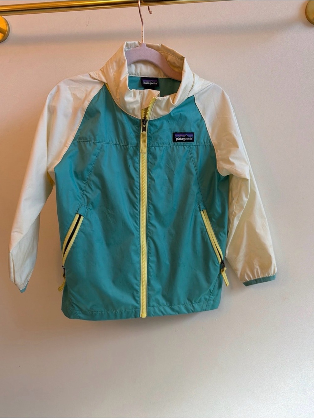 Patagonia Kids Teal & Cream Lightweight Jacket with Yellow Accents